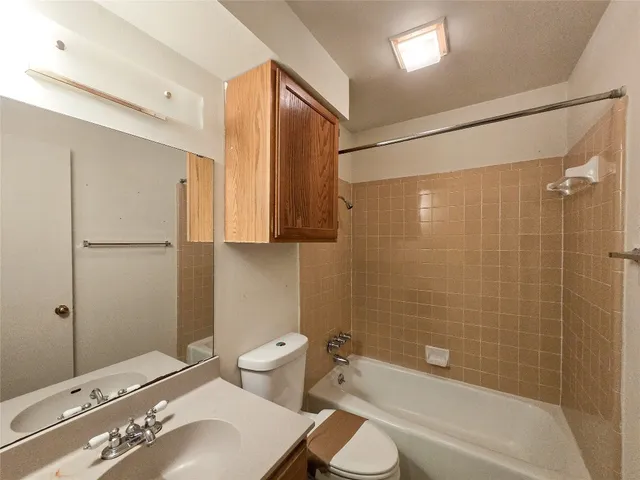 $895 | 1903 East 20th Street, Unit 301, Austin, TX 78722