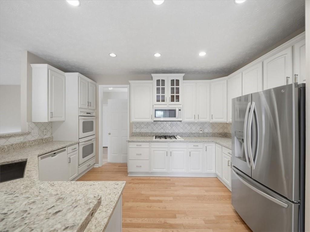 217 Field Club Circle McKees Rocks, PA 15136 - Photo 10 of 37 Gallery Image 10