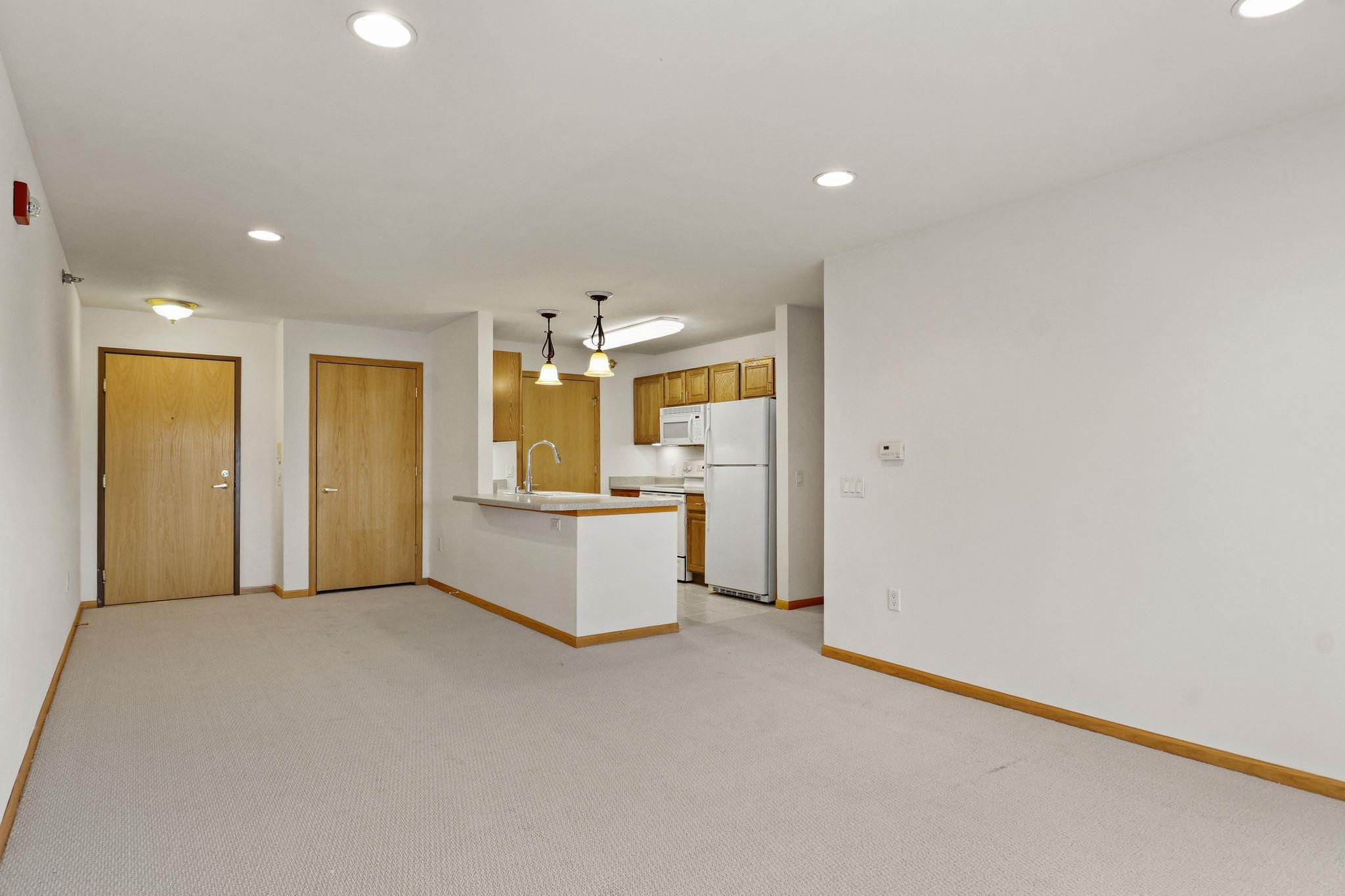6828 Parkside Circle Windsor, WI 53532 - Photo 14 of 46