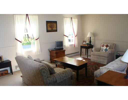 88 Breakneck Road Sturbridge, MA 01566 - Photo 4 of 23