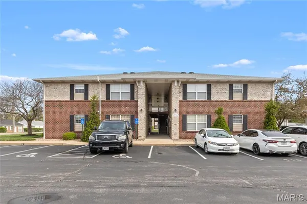 $165,000 | 406 South Church Street, Unit 522, St. Peters, MO 63376