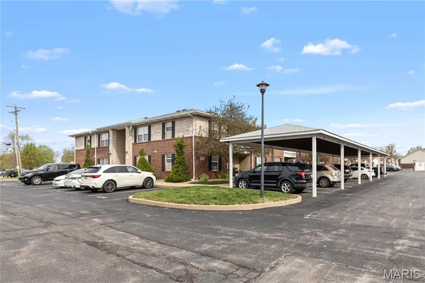$165,000 | 406 South Church Street, Unit 522, St. Peters, MO 63376