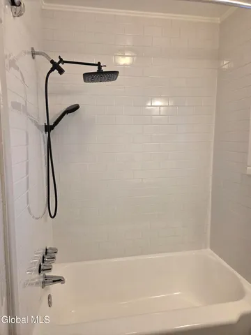 $2,600 | 669 Pawling Avenue, Unit 3, Troy, NY 12180