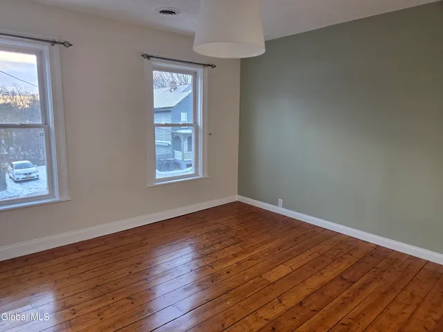 $2,600 | 669 Pawling Avenue, Unit 3, Troy, NY 12180