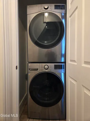 $2,600 | 669 Pawling Avenue, Unit 3, Troy, NY 12180