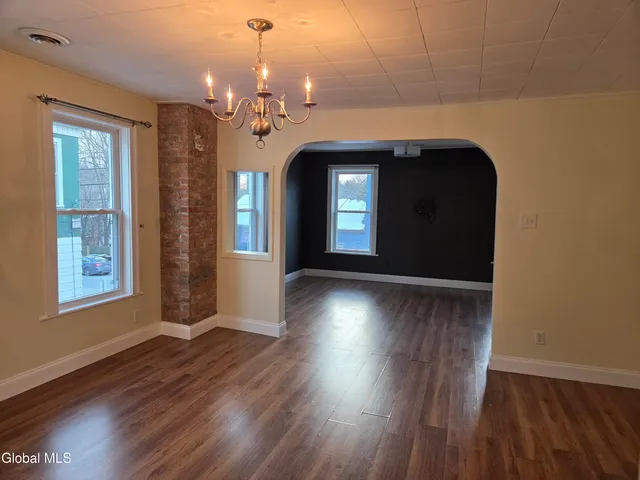 $2,600 | 669 Pawling Avenue, Unit 3, Troy, NY 12180