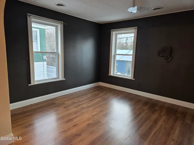 $2,600 | 669 Pawling Avenue, Unit 3, Troy, NY 12180