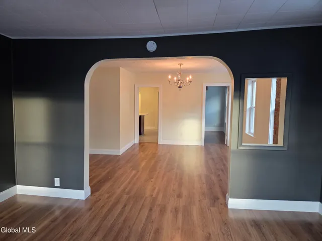 $2,600 | 669 Pawling Avenue, Unit 3, Troy, NY 12180