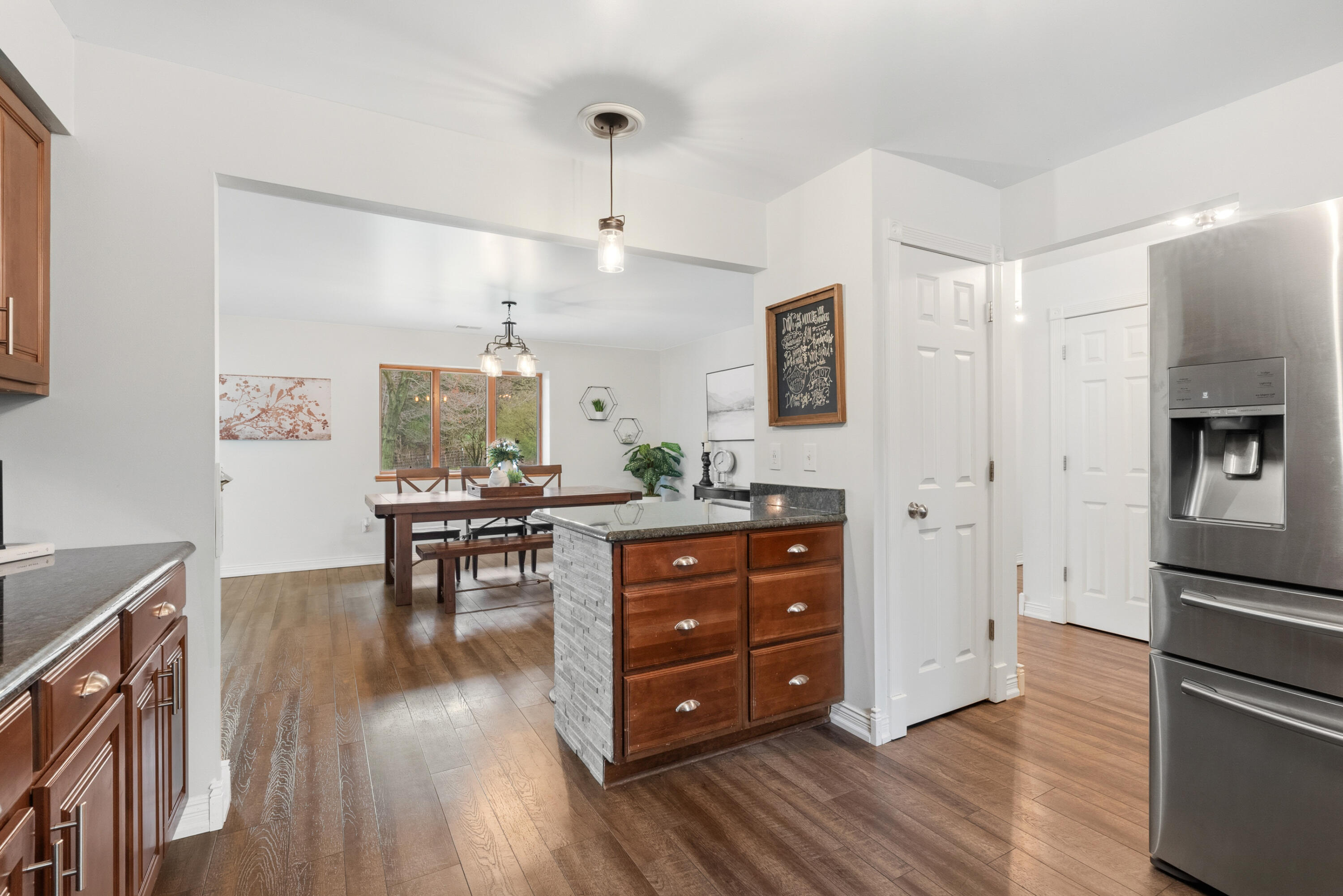 9622 West R Avenue Mattawan, MI 49071 - Photo 17 of 74 Kitchen & Dining