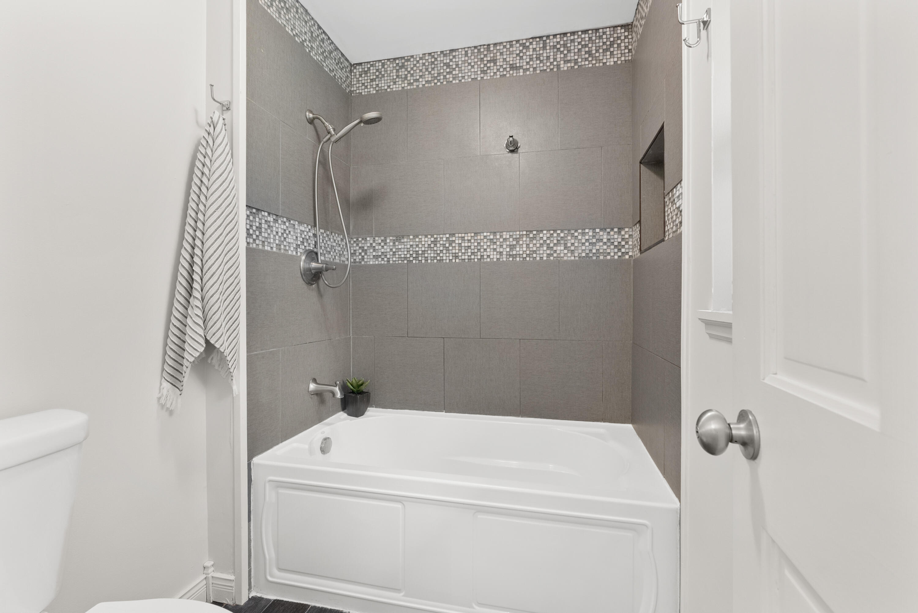 9622 West R Avenue Mattawan, MI 49071 - Photo 27 of 74 Primary Bath