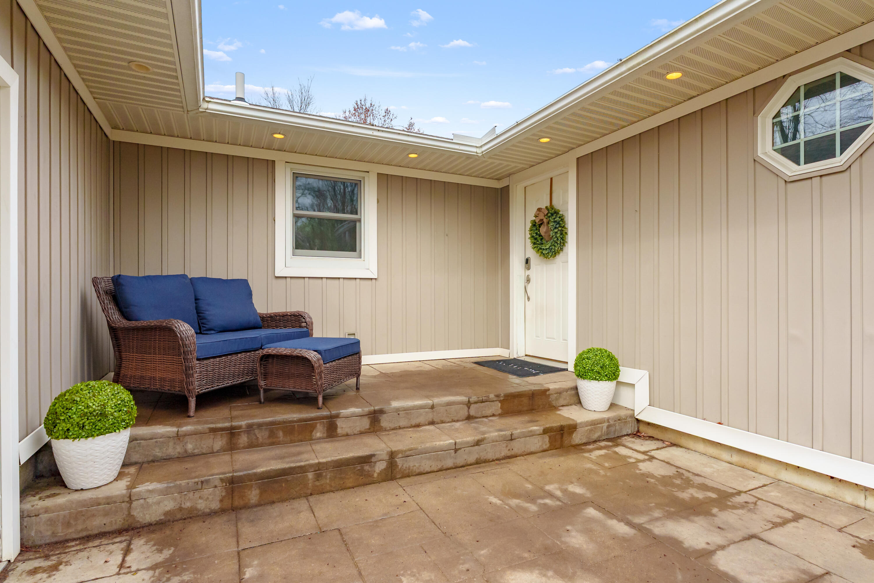 9622 West R Avenue Mattawan, MI 49071 - Photo 5 of 74 Front Porch