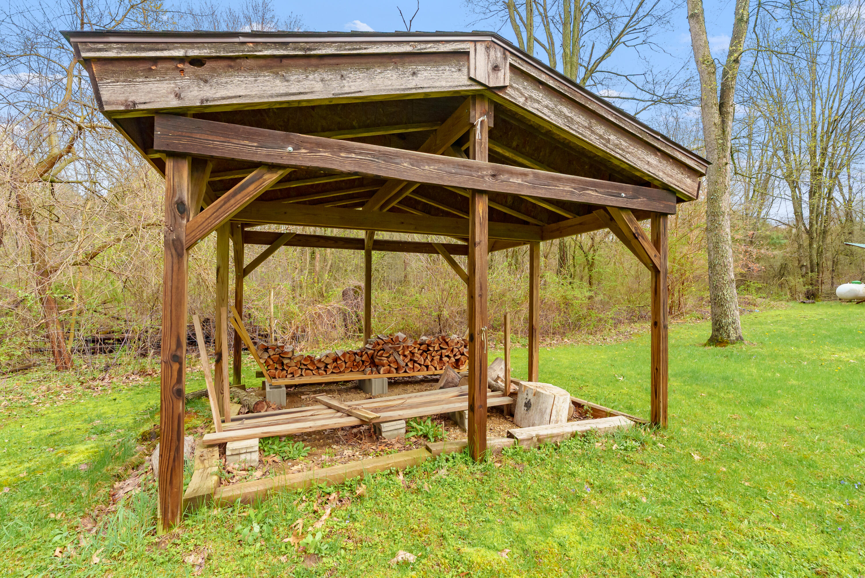 9622 West R Avenue Mattawan, MI 49071 - Photo 64 of 74 Covered Wood Shelter