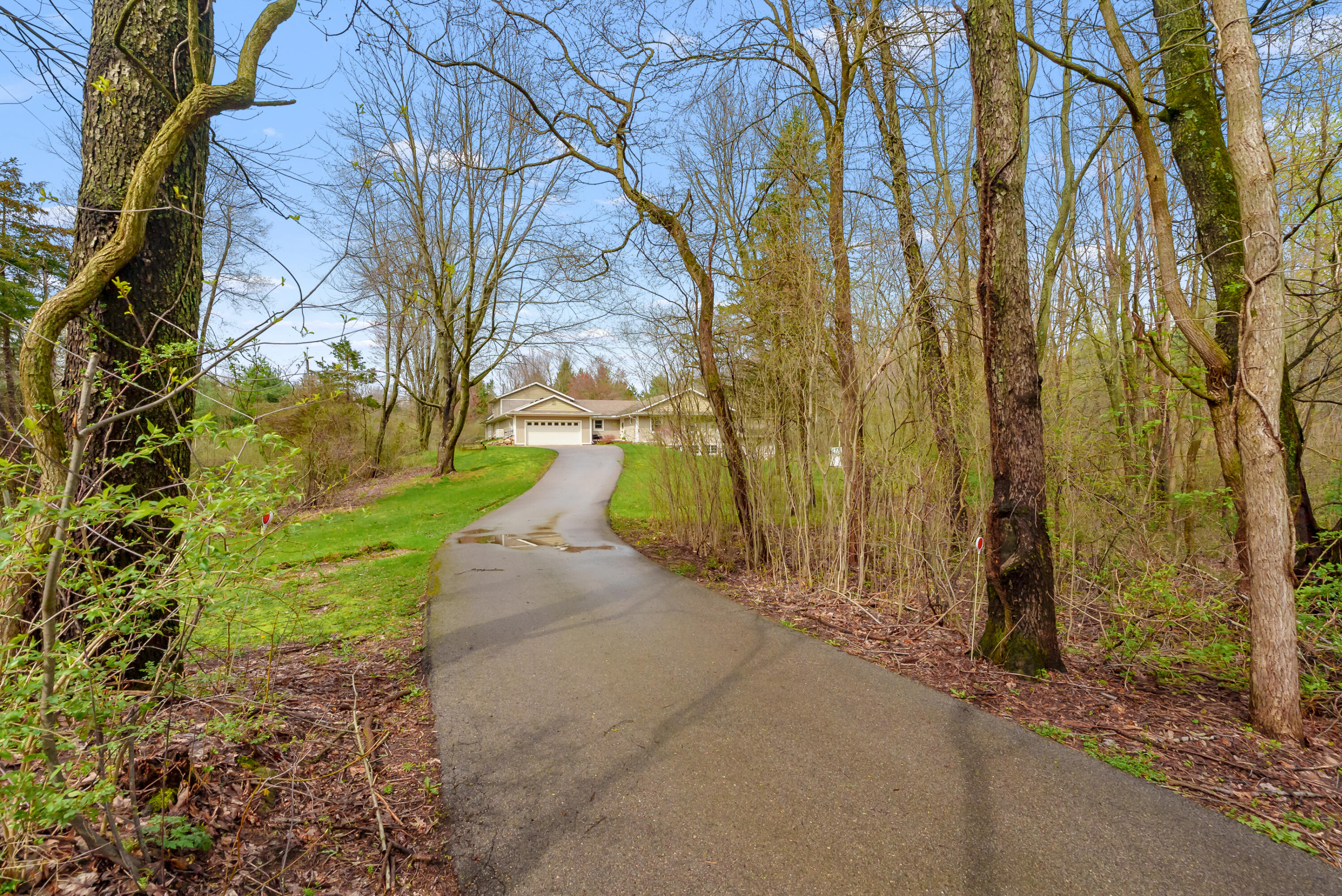 9622 West R Avenue Mattawan, MI 49071 - Photo 65 of 74 Driveway