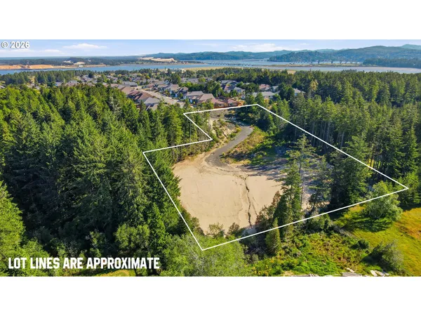 $299,000 | 2215 Garfield Street, North Bend, OR 97459