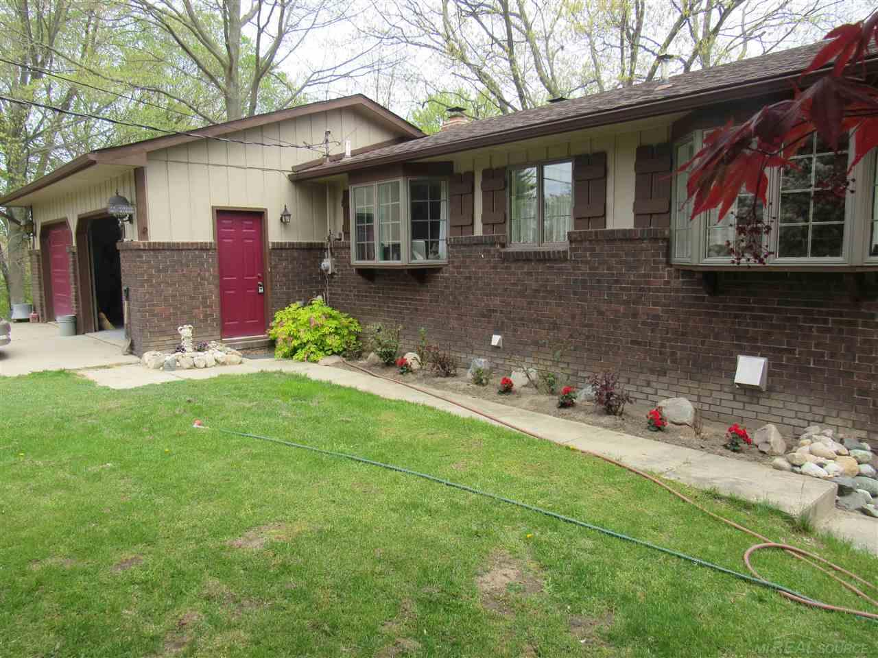 2405 Arlington Road Columbus, MI 48063 - Photo 10 of 63 31320057-9.JPG