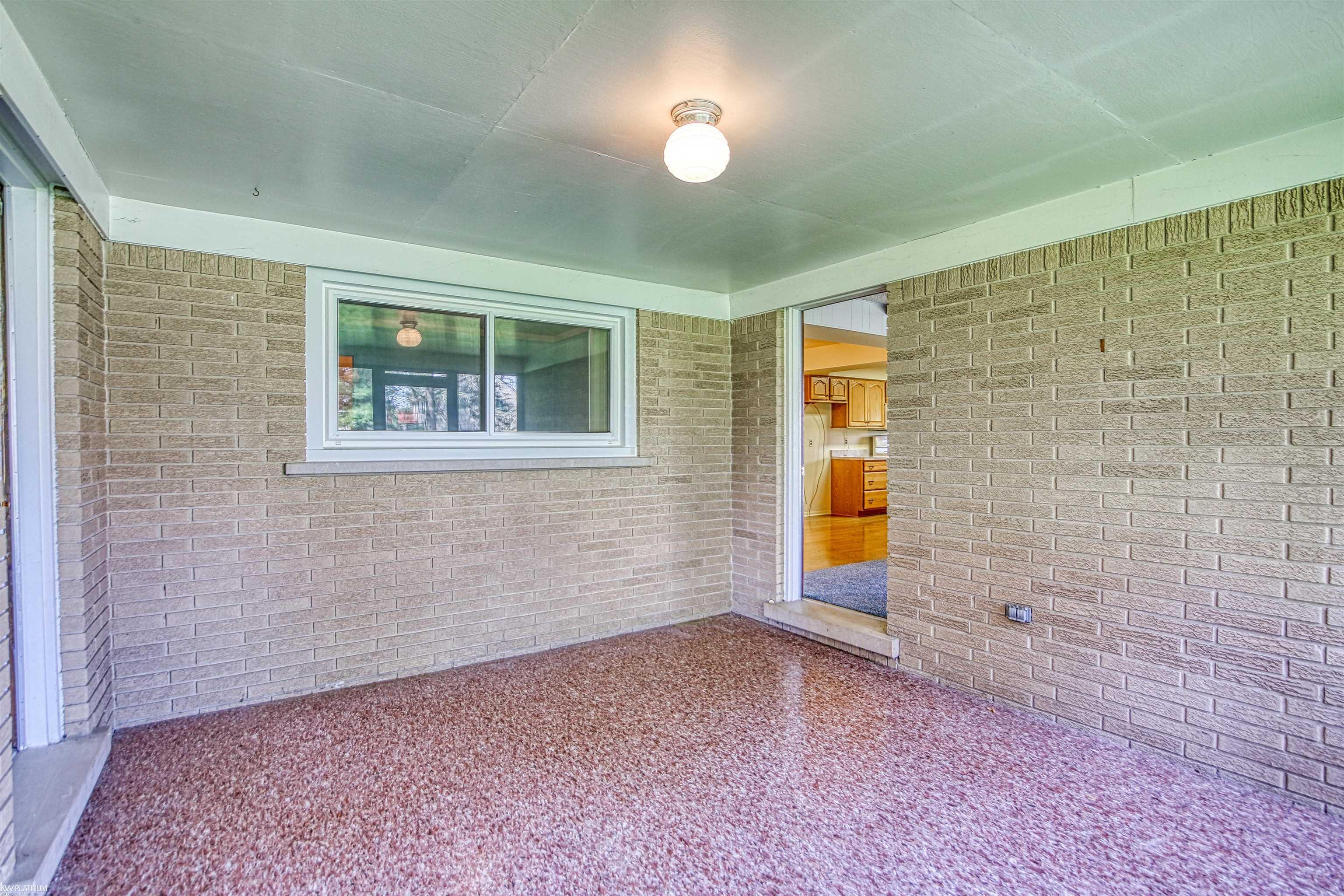 24731 22 Mile Road Macomb, MI 48042 - Photo 16 of 42 50139049-63692377-7325-4118-8e20-e7e77ed12fa2.JPG