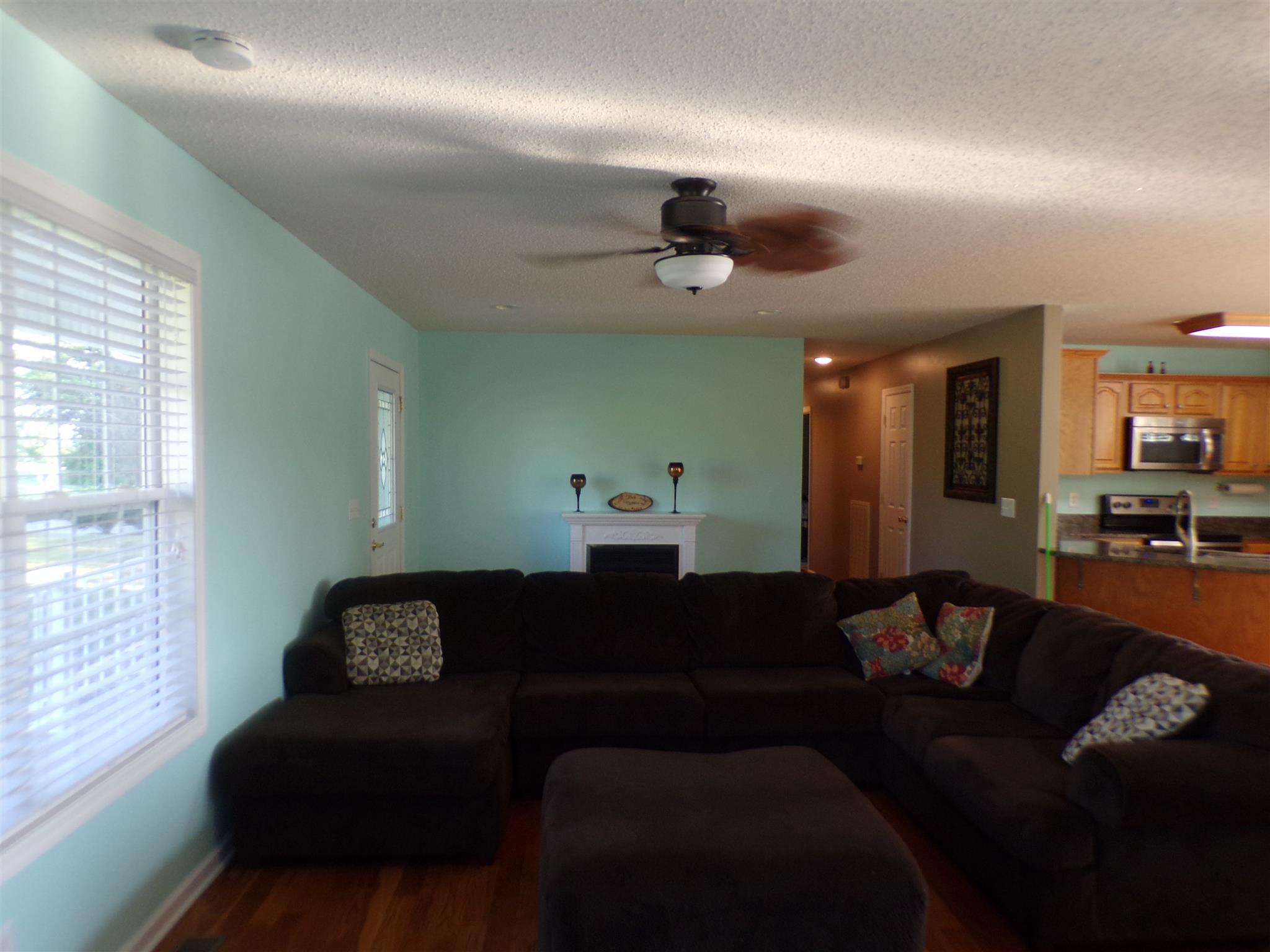 1190 Rhotons Chapel Road Manchester, TN 37355 - Photo 4 of 27 a living room with furniture and a large window