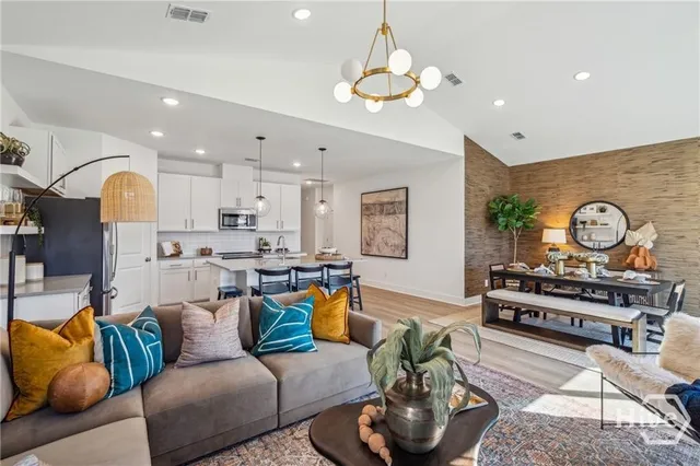 $354,900 | 306 Kingswood Circle, Savannah, GA 31302