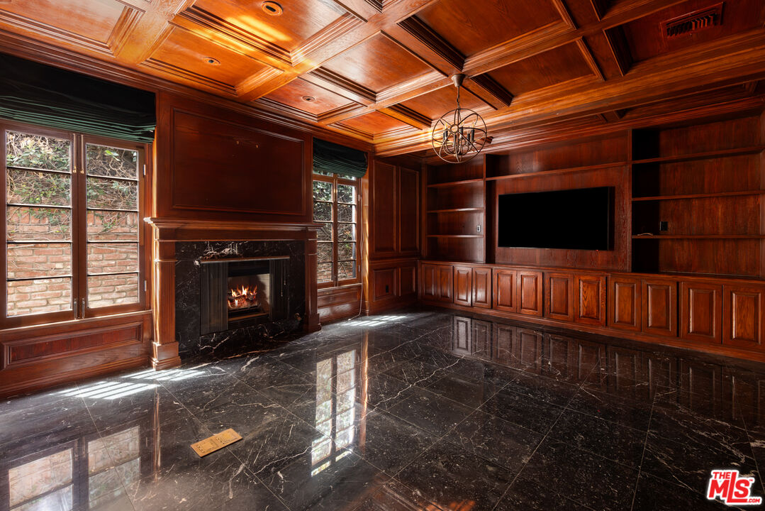 9507 Heather Road Los Angeles, CA 90210 - Photo 8 of 40 Gallery Image 8