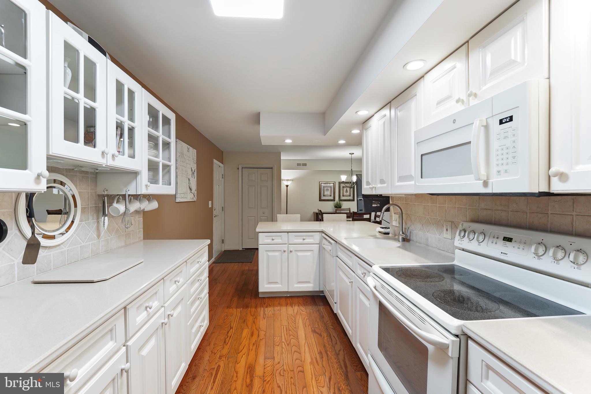 652 Brandon Road Eagleville, PA 19403 - Photo 7 of 29 Kitchen with Recessed Lighting & Hardwood Flooring