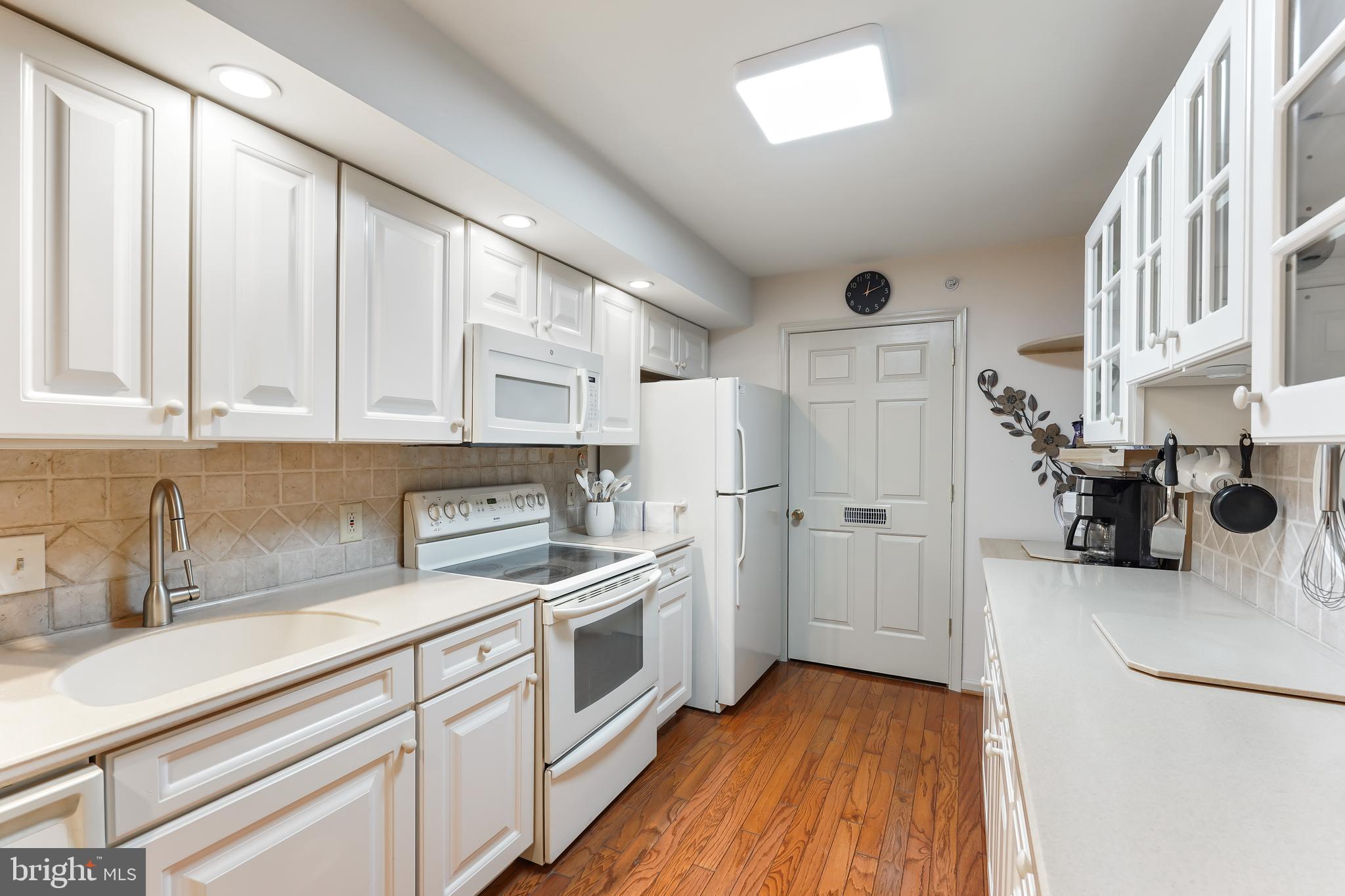652 Brandon Road Eagleville, PA 19403 - Photo 10 of 29 Kitchen with Matching Appliances