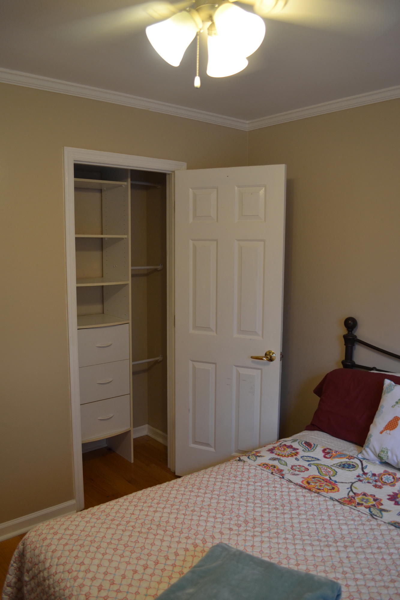 3266 Tabor Road Mount Pleasant, SC 29466 - Photo 10 of 17 Second bedroom