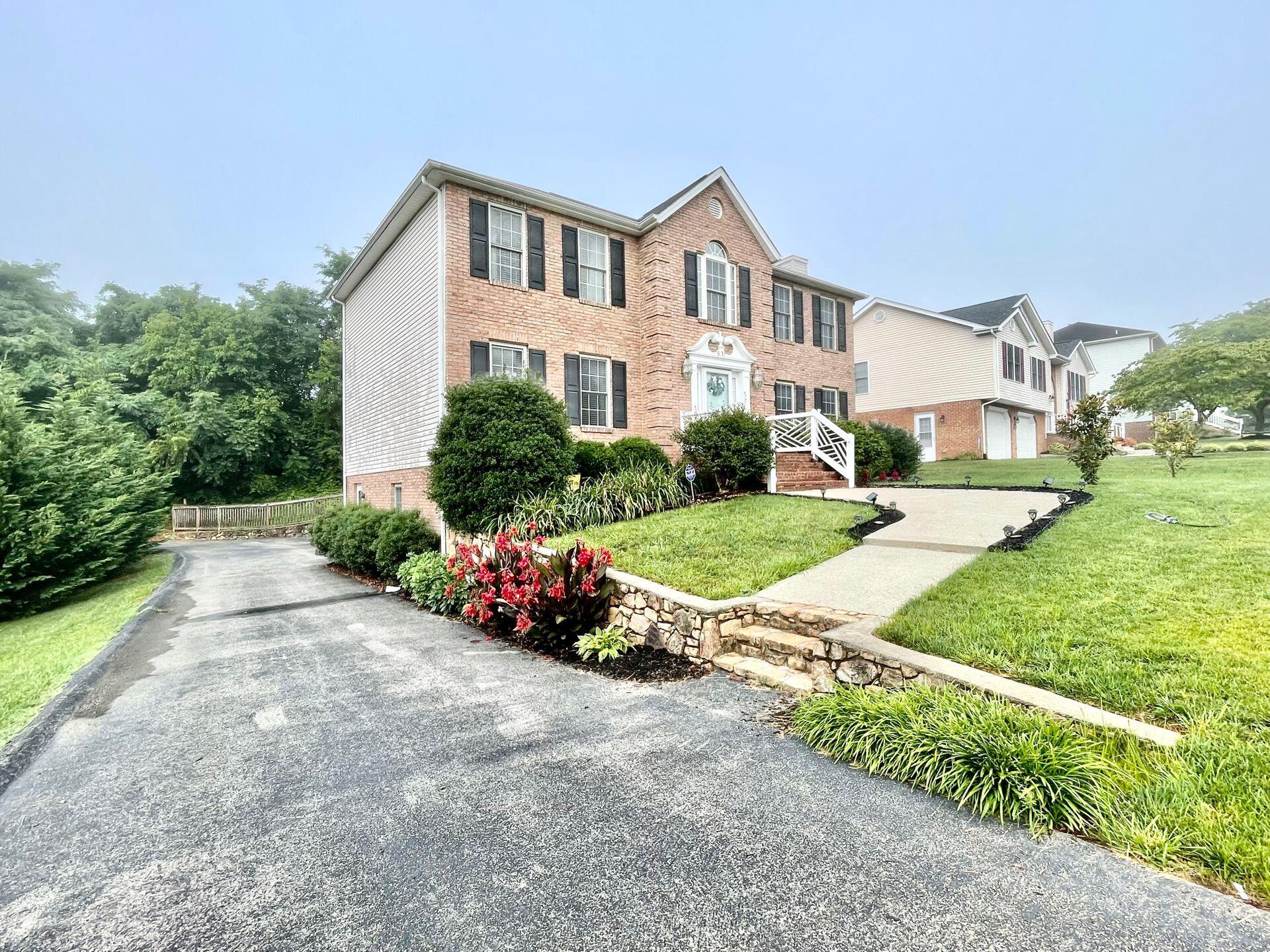 537 Ridgecrest Lane Roanoke, VA 24019 - Photo 3 of 55 2