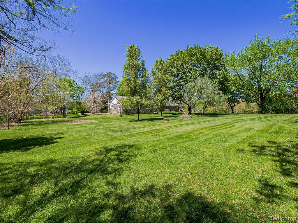 9745 Marshall Road South Lyon, MI 48178 - Photo 24 of 28