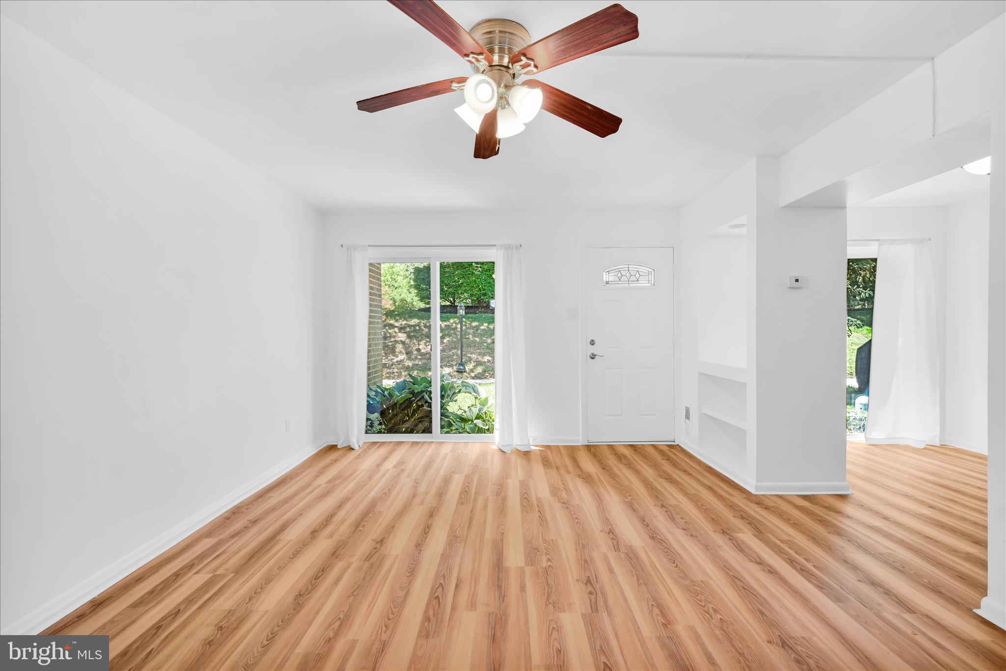 9001 Ridge Avenue, Unit 46 Philadelphia, PA 19128 - Photo 5 of 29 Living Area