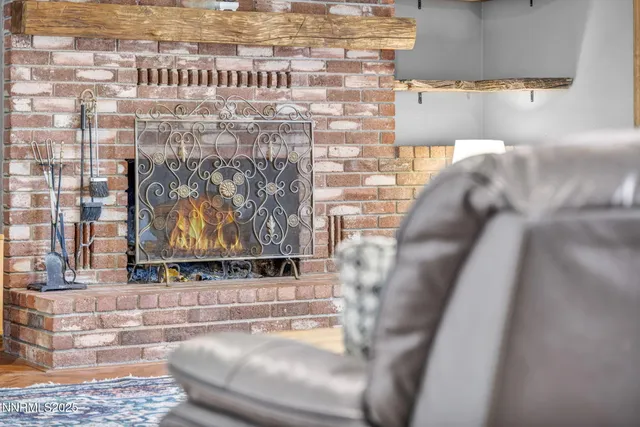 a view of entryway with a wall