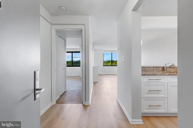 $269,900 | 10101 Grosvenor Place, Unit 1519, Rockville, MD 20852