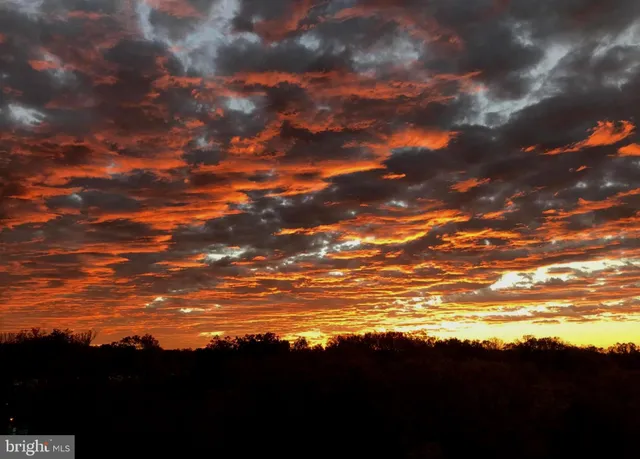 $269,900 | 10101 Grosvenor Place, Unit 1519, Rockville, MD 20852