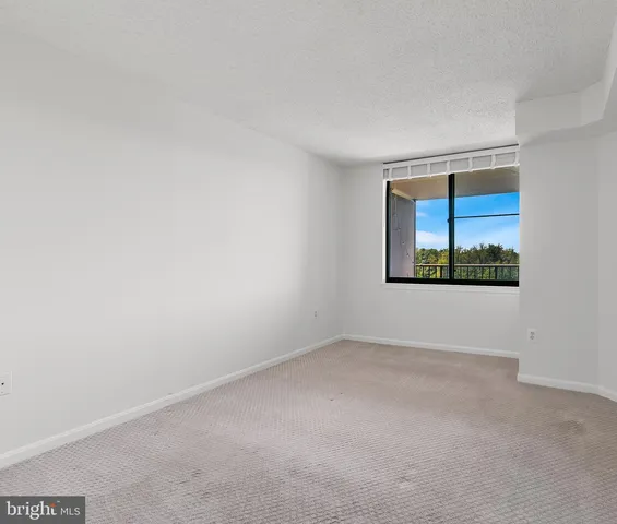 $269,900 | 10101 Grosvenor Place, Unit 1519, Rockville, MD 20852