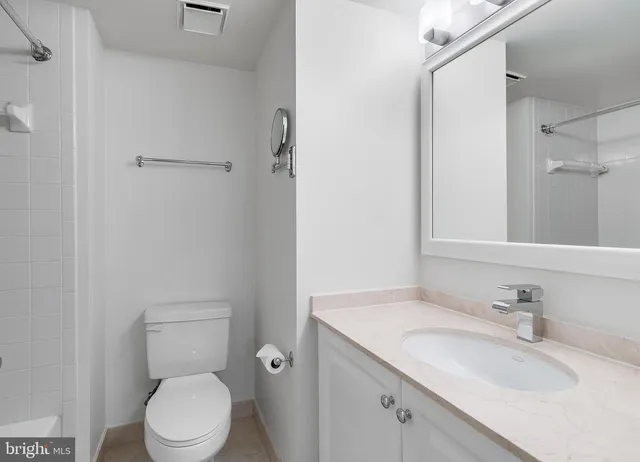 $269,900 | 10101 Grosvenor Place, Unit 1519, Rockville, MD 20852