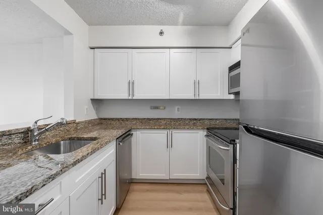 $269,900 | 10101 Grosvenor Place, Unit 1519, Rockville, MD 20852