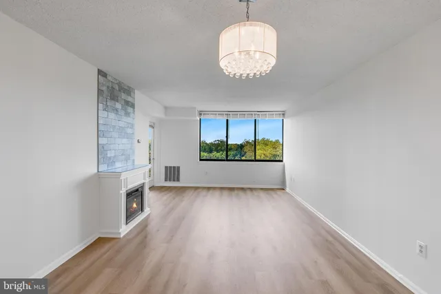 $269,900 | 10101 Grosvenor Place, Unit 1519, Rockville, MD 20852