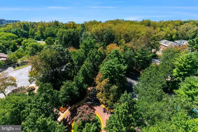 $269,900 | 10101 Grosvenor Place, Unit 1519, Rockville, MD 20852