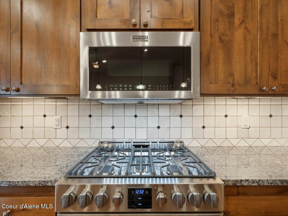 15468 North Pristine Circle Rathdrum, ID 83858 - Photo 18 of 55 22-Kitchen