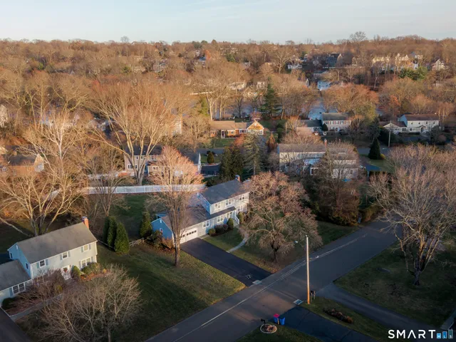 $975,000 | 845 Mountain Laurel Road, Fairfield, CT 06824