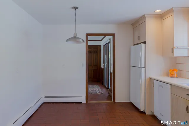 $975,000 | 845 Mountain Laurel Road, Fairfield, CT 06824