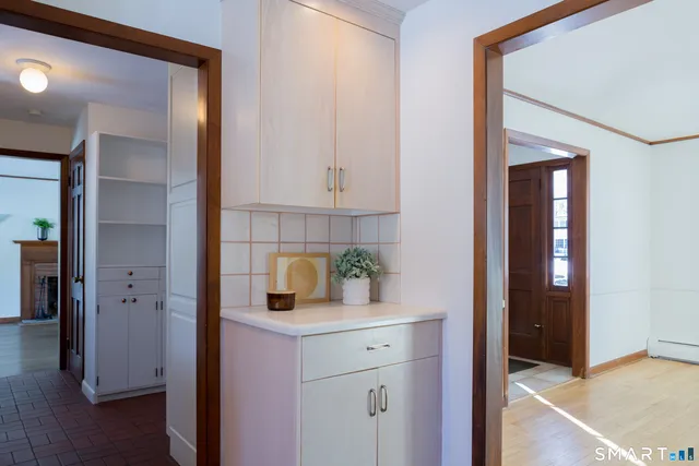 $975,000 | 845 Mountain Laurel Road, Fairfield, CT 06824