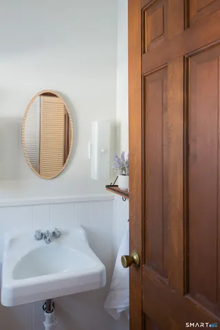 $975,000 | 845 Mountain Laurel Road, Fairfield, CT 06824