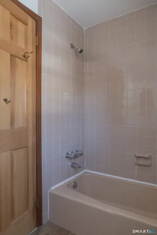 $975,000 | 845 Mountain Laurel Road, Fairfield, CT 06824