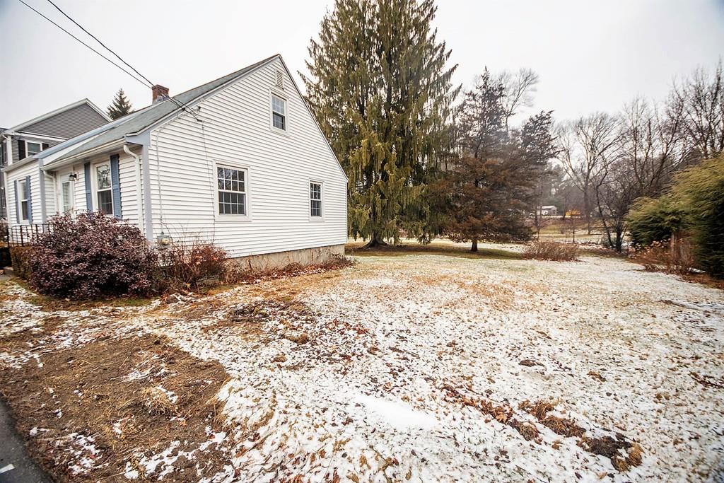 37 Sylvester Road Natick, MA 01760 - Photo 4 of 13 Gallery Image 4