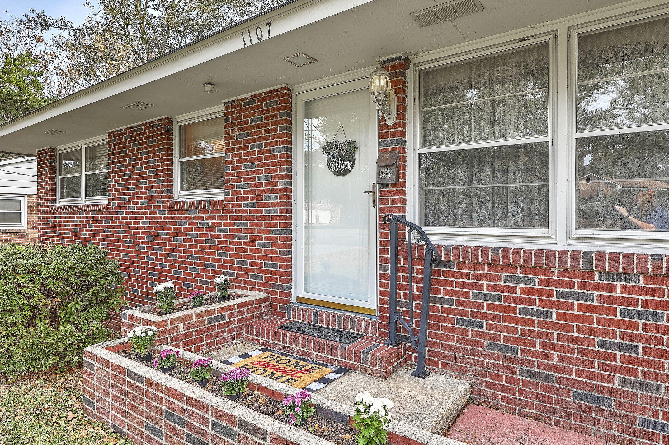 1107 Yeamans Hall Road Hanahan, SC 29410 - Photo 4 of 32 4