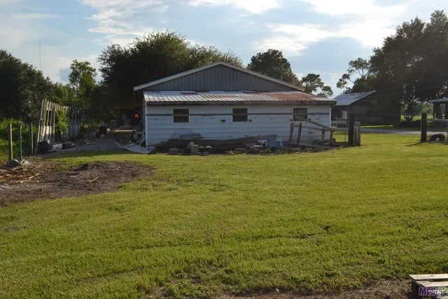 $200,000 | 256 East 25th Place, Larose, LA 70373