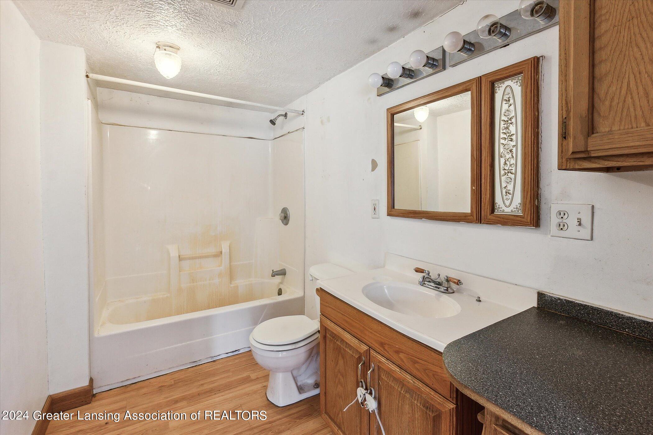 4756 Curtice Road Mason, MI 48854 - Photo 5 of 26 05-4756-Curtice-Rd-Mason-MI-48854-Window