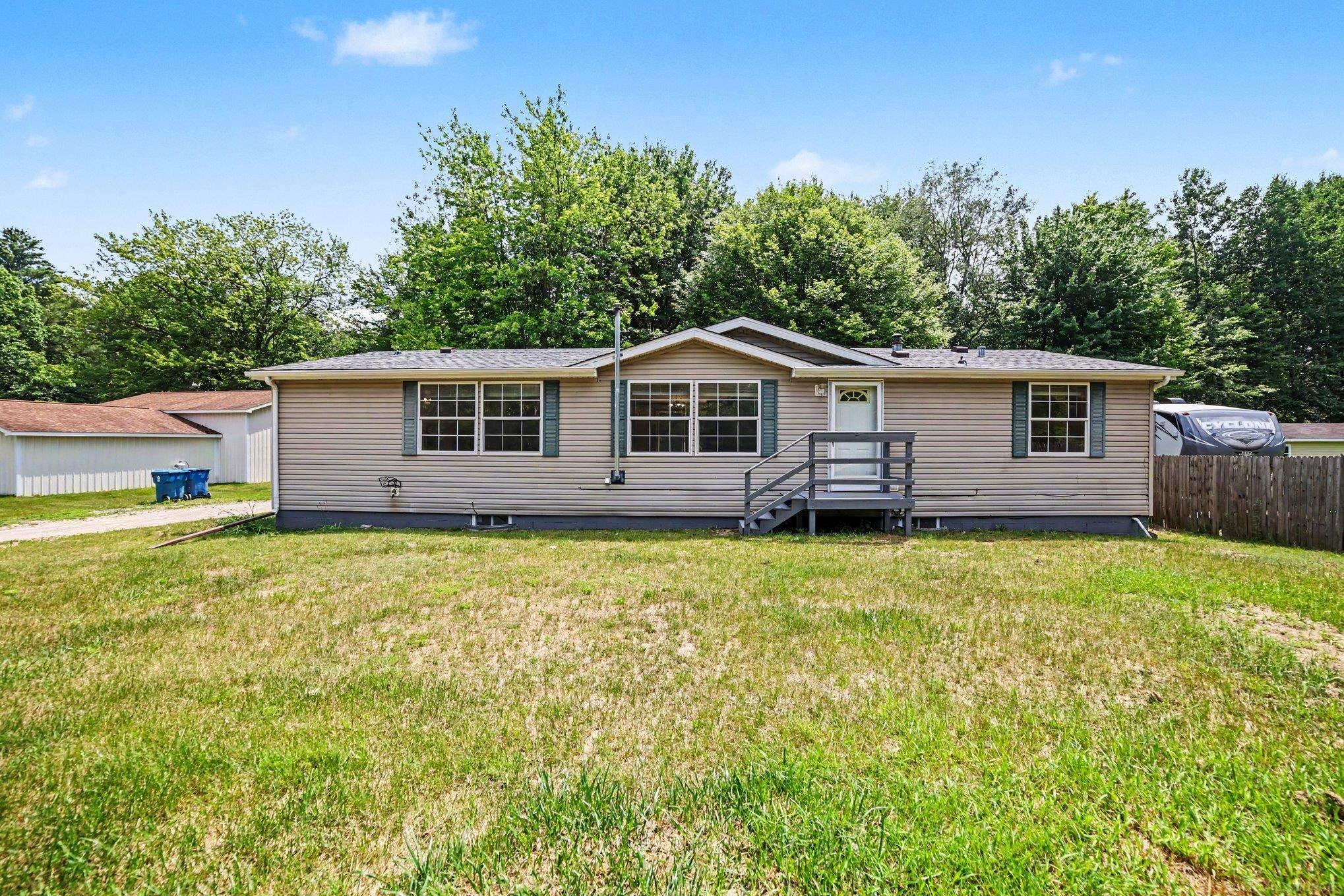 1717 West Townline 16 Road Pinconning, MI 48650 - Photo 2 of 27 50213801-c2b6bb14-ec39-4dbc-9c9e-eabac1c85452.JPG