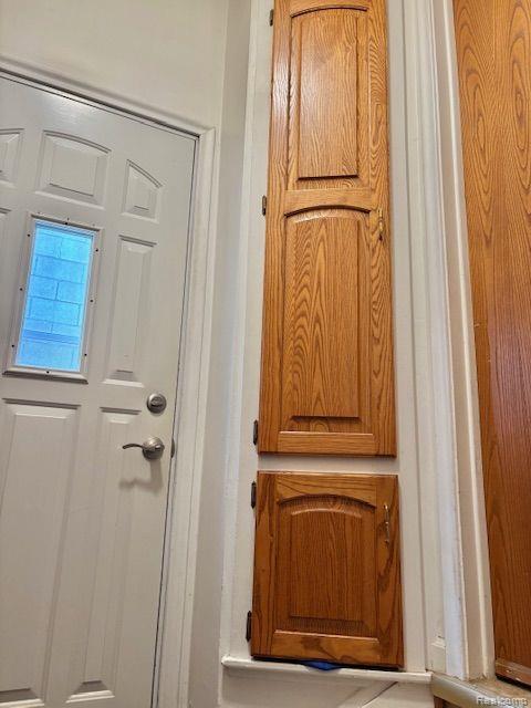 17157 Fort Street Riverview, MI 48193 - Photo 11 of 17