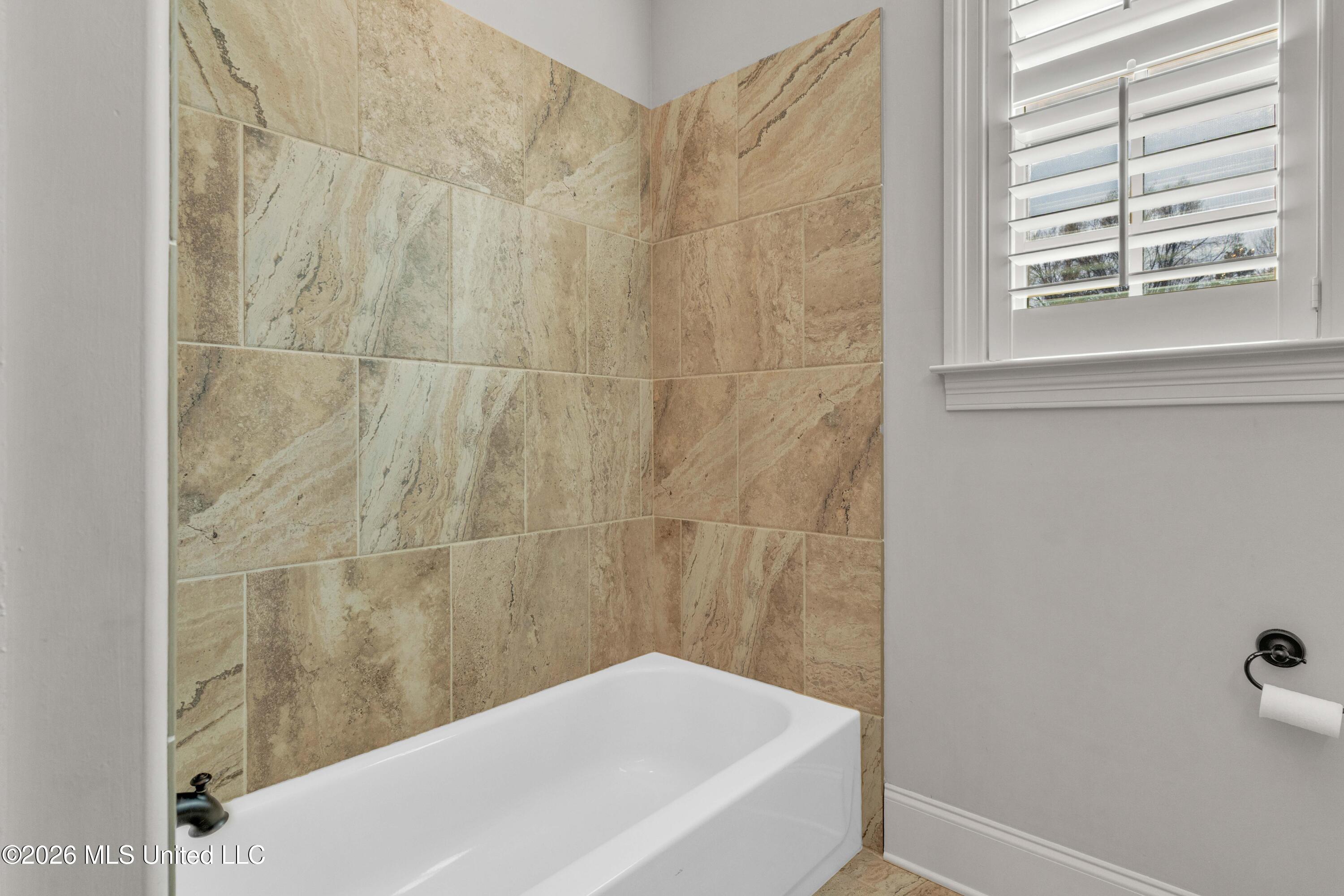 4342 Robinson Loop East Olive Branch, MS 38654 - Photo 29 of 45 A1_00721